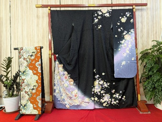 振袖：京友禅　黒　梅に桜　ノシメ