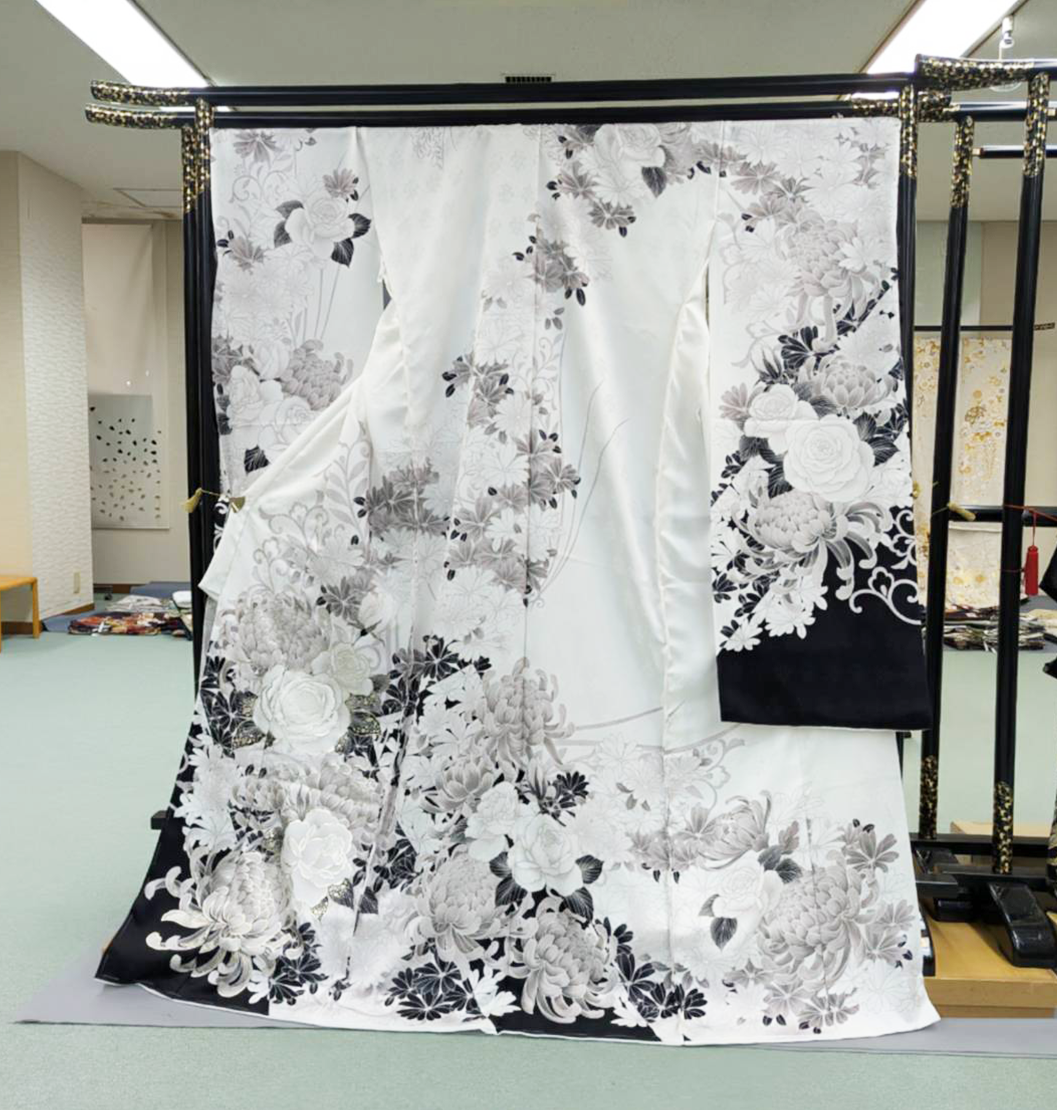 モダンかつ可愛いギャル系振袖の魅力が満載のラインナップ