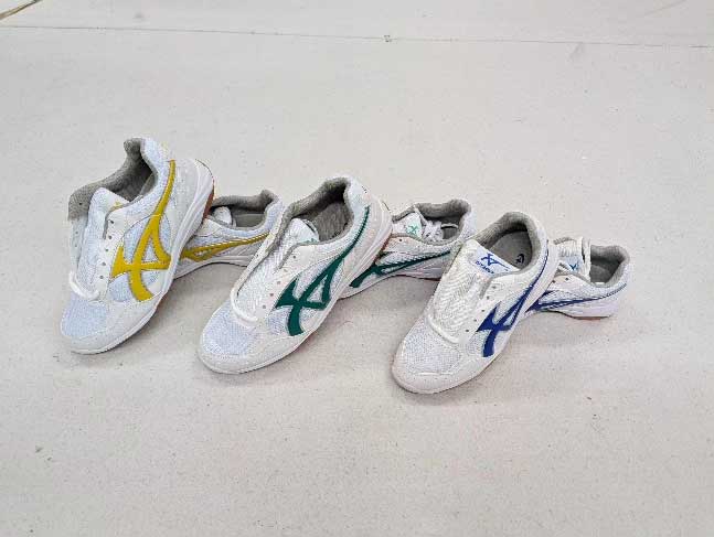 尾鷲中学校　上履きと体育館シューズ