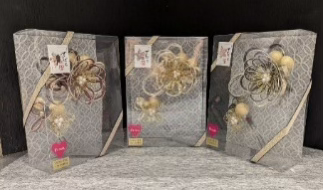 髪飾りや髪型は大丈夫ですか？