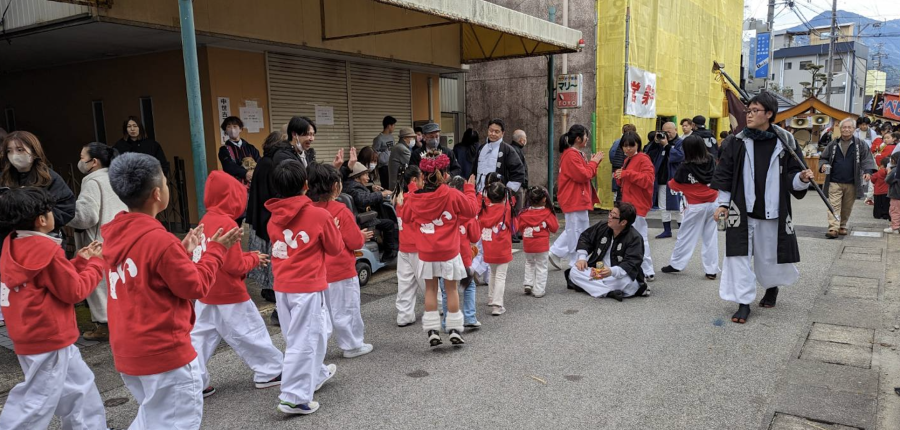 ヤーヤ祭り三重県尾鷲市ミヤイ婦人服呉服店